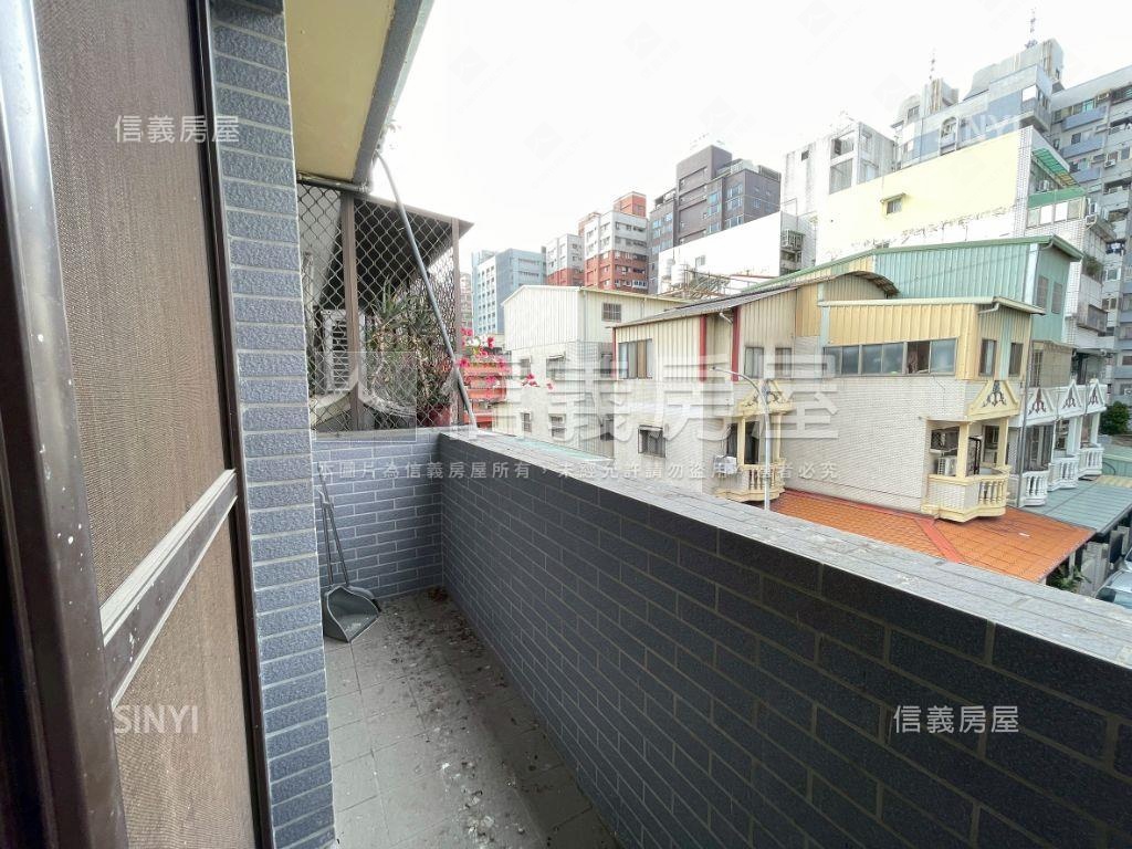 北屯．敦化公園旁前院透天房屋室內格局與周邊環境