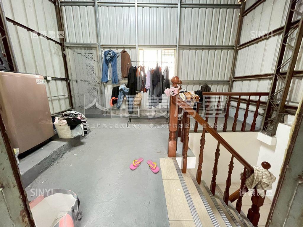 北屯．敦化公園旁前院透天房屋室內格局與周邊環境