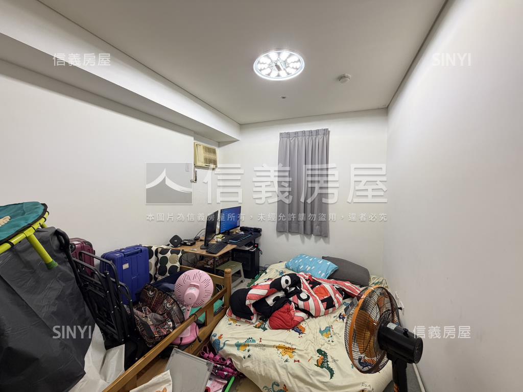 大鵬新城朝南三房平車房屋室內格局與周邊環境