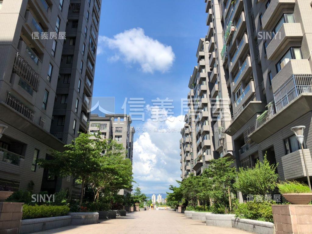 大鵬新城朝南三房平車房屋室內格局與周邊環境