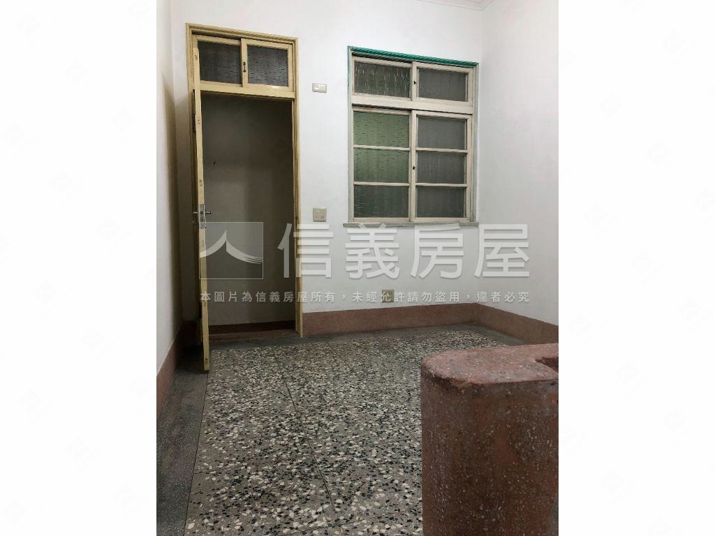 基隆鬧區透天房屋室內格局與周邊環境