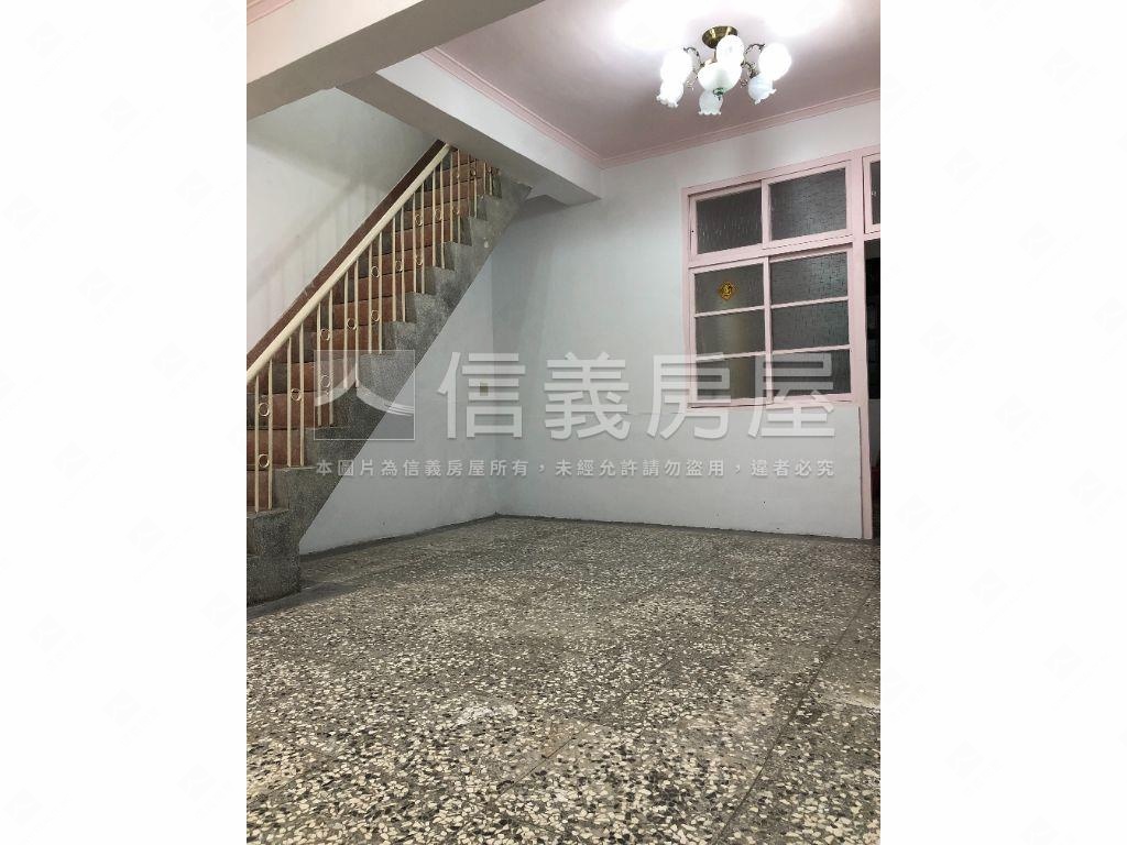 基隆鬧區透天房屋室內格局與周邊環境