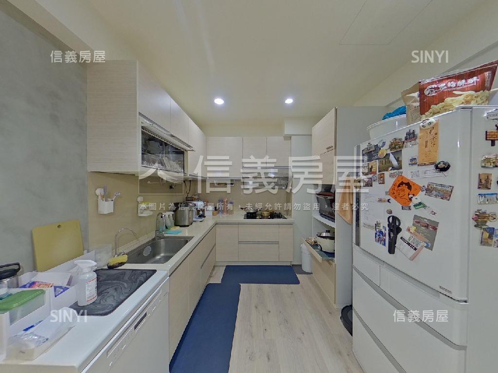 ★四維大廈裝潢四房車位房屋室內格局與周邊環境