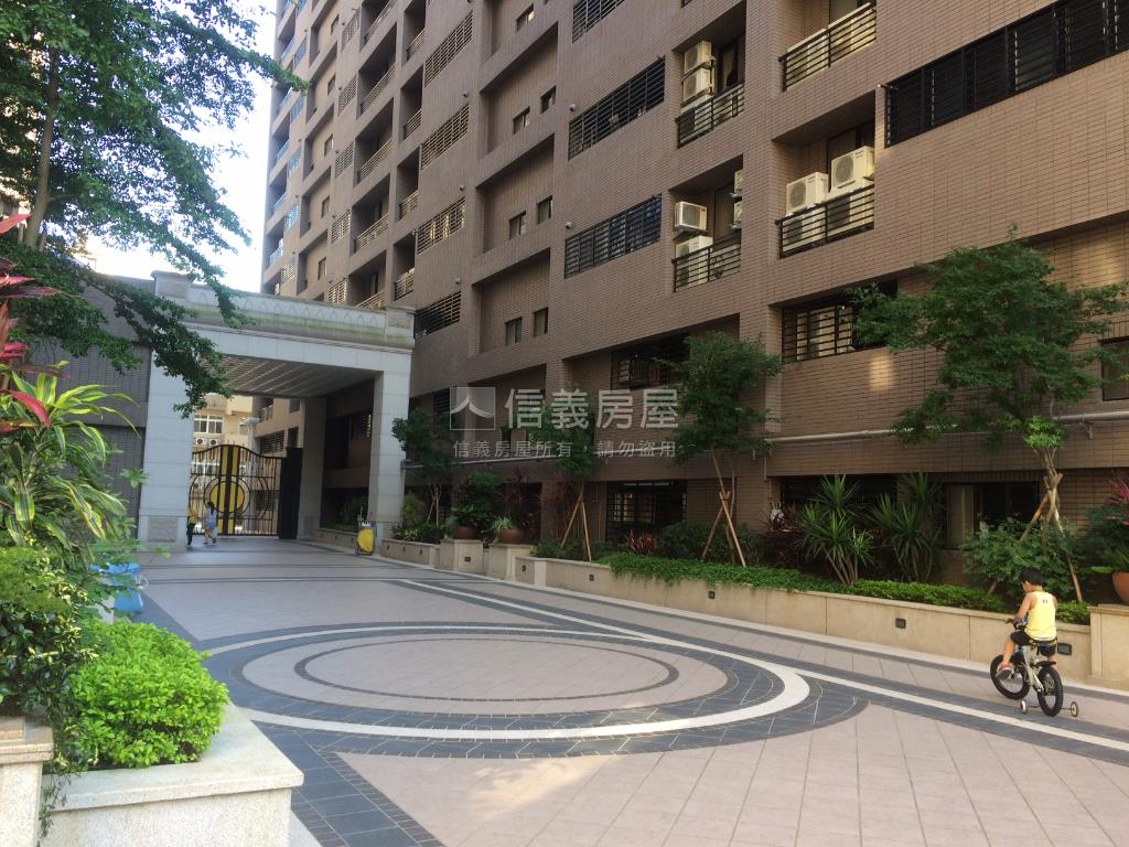 杜拜美學優質三房車位房屋室內格局與周邊環境