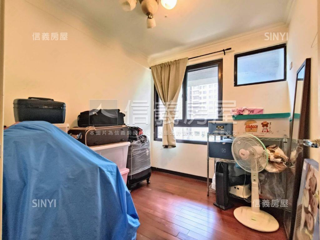 專任山海大地捷運美三房房屋室內格局與周邊環境