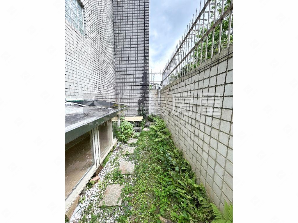 低總價大湖公園裝潢套房房屋室內格局與周邊環境