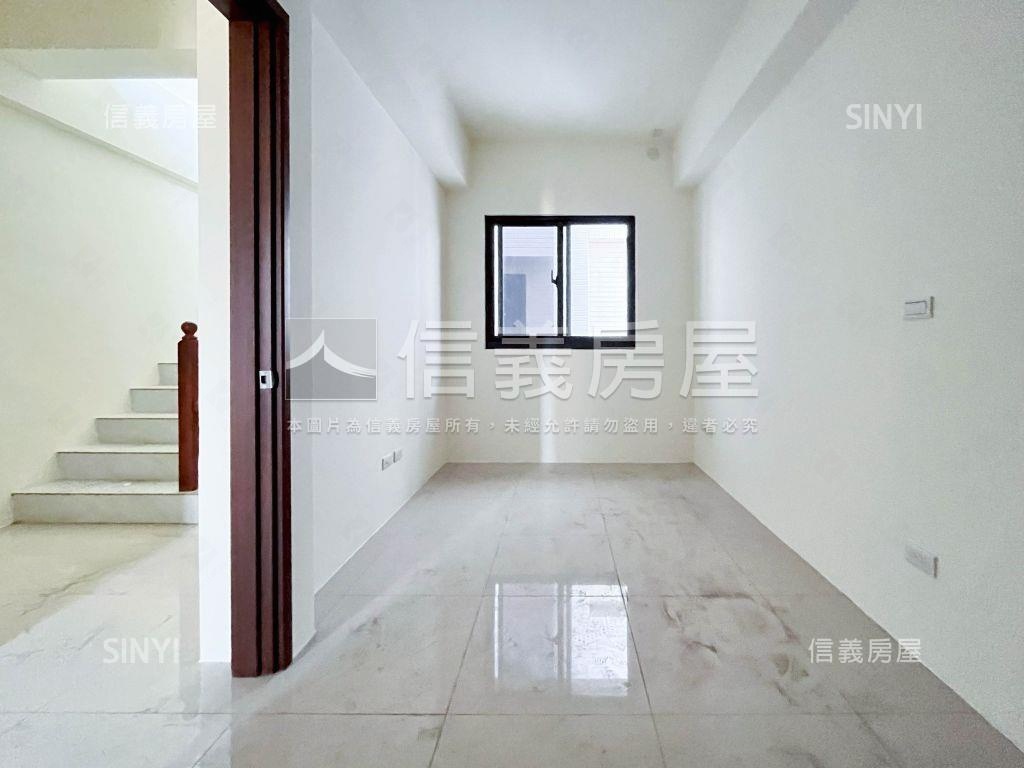 新成屋！神岡學校旁別墅！房屋室內格局與周邊環境