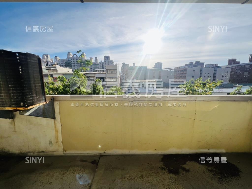 南京路角窗大地坪透店房屋室內格局與周邊環境