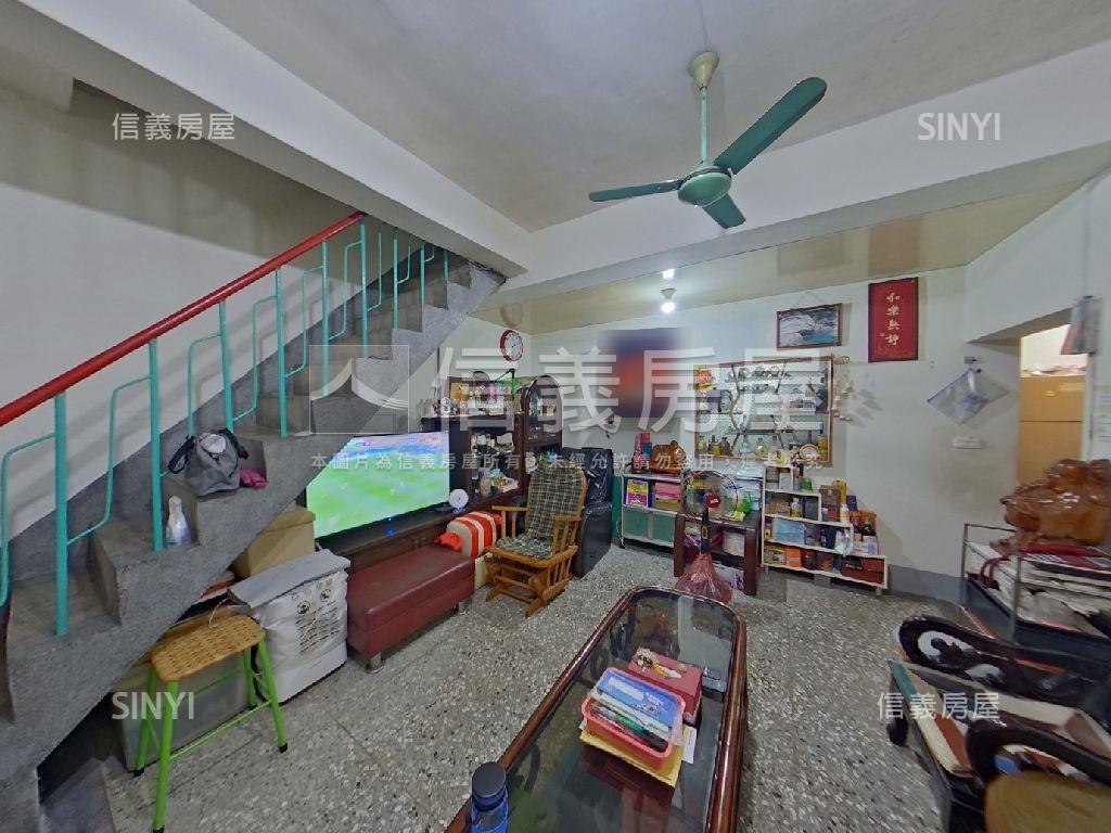 信義街邊間美透天房屋室內格局與周邊環境
