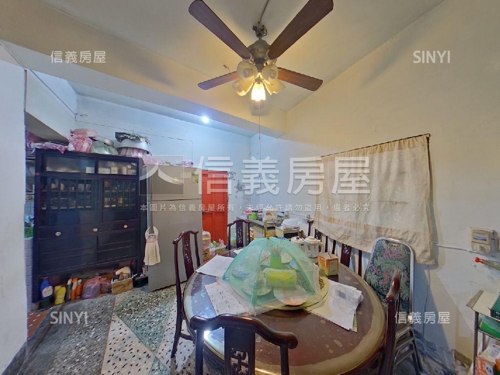 信義街邊間美透天房屋室內格局與周邊環境
