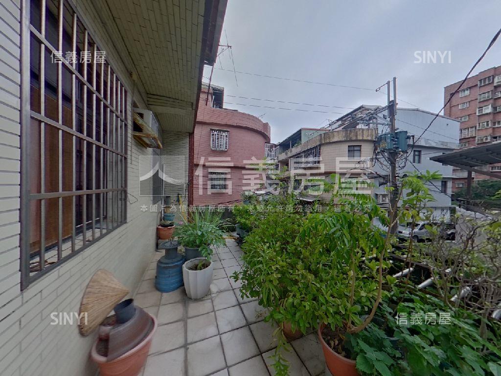 信義街邊間美透天房屋室內格局與周邊環境