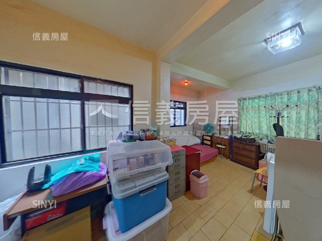 信義街邊間美透天房屋室內格局與周邊環境