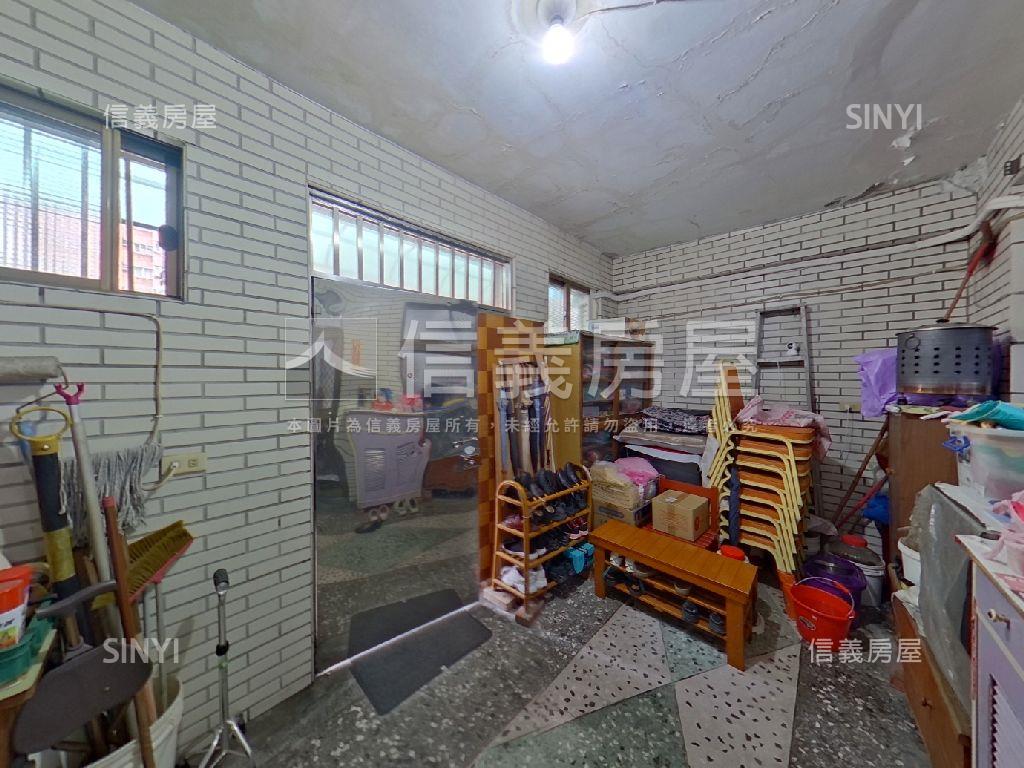 信義街邊間美透天房屋室內格局與周邊環境