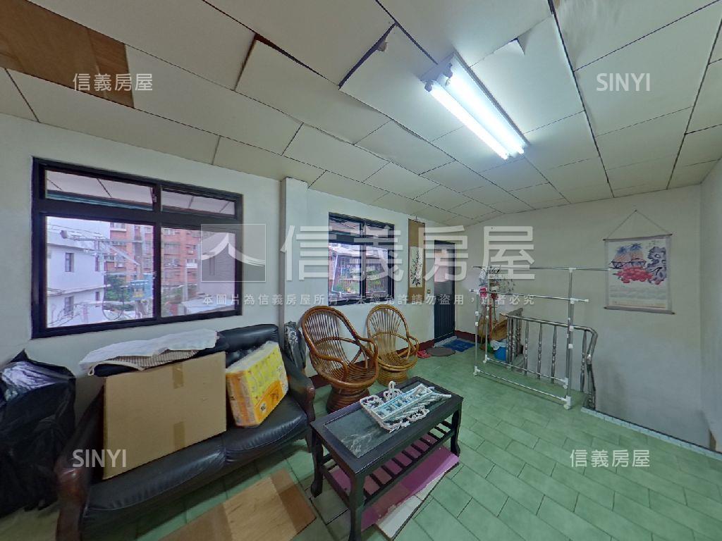 信義街邊間美透天房屋室內格局與周邊環境