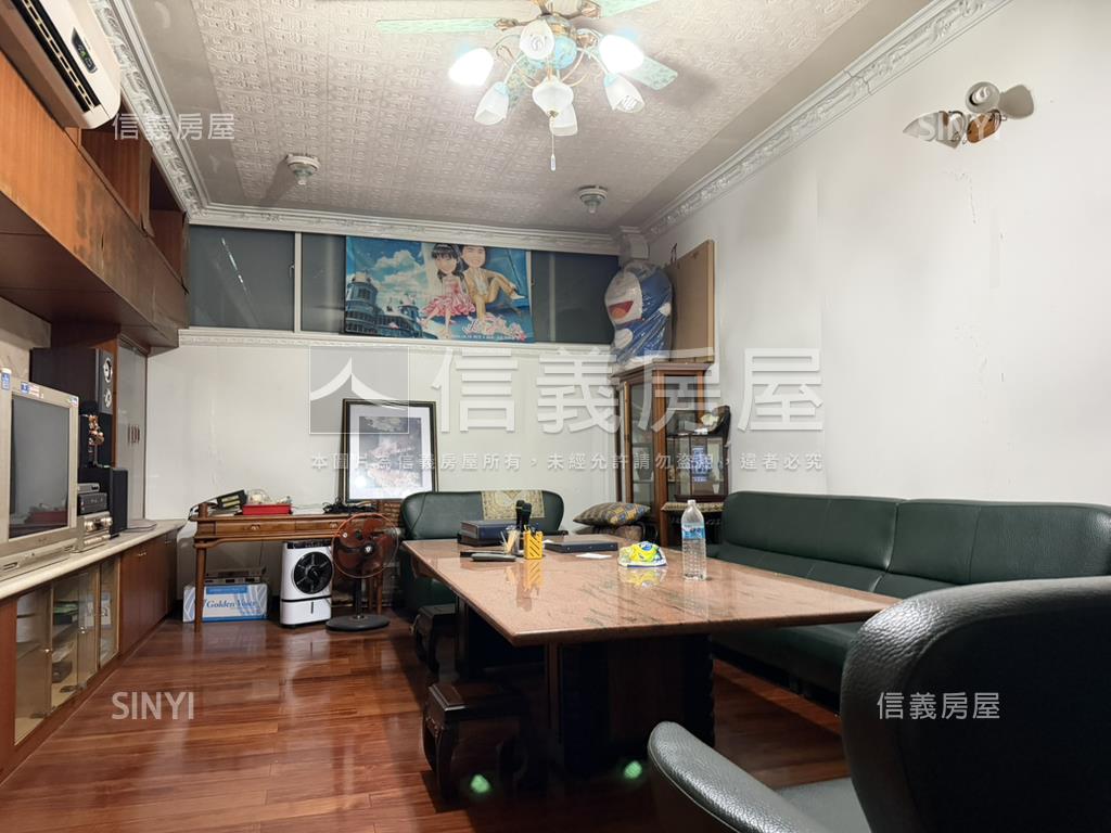 中正路乙種工業區透天店面房屋室內格局與周邊環境