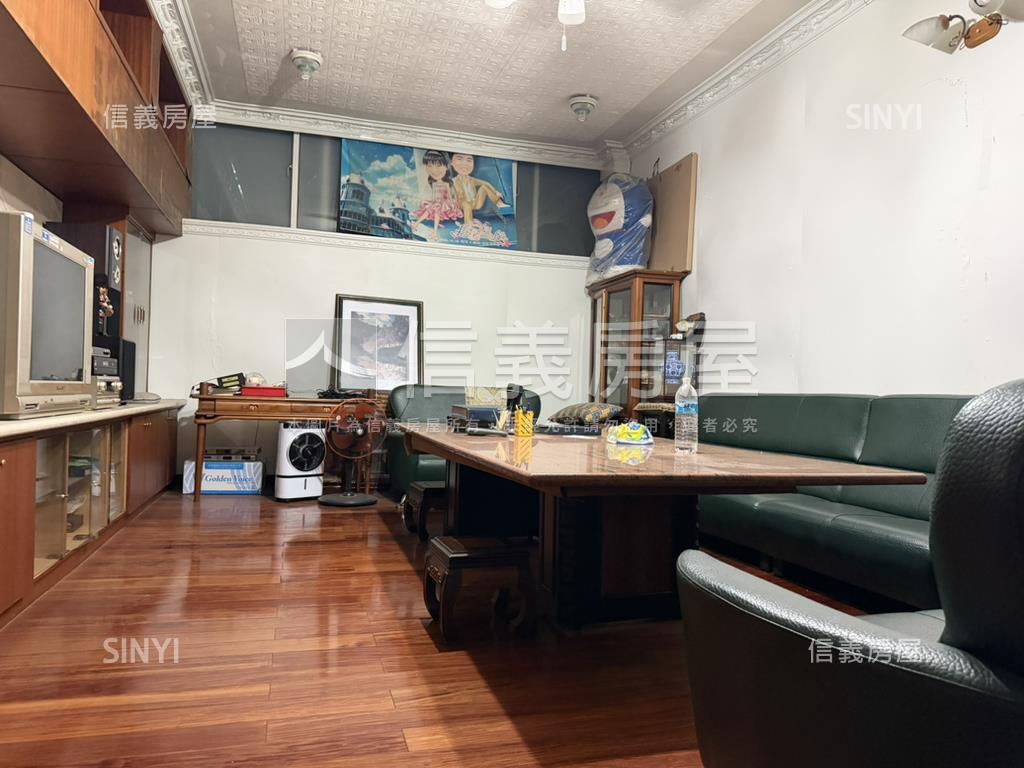 中正路乙種工業區透天店面房屋室內格局與周邊環境