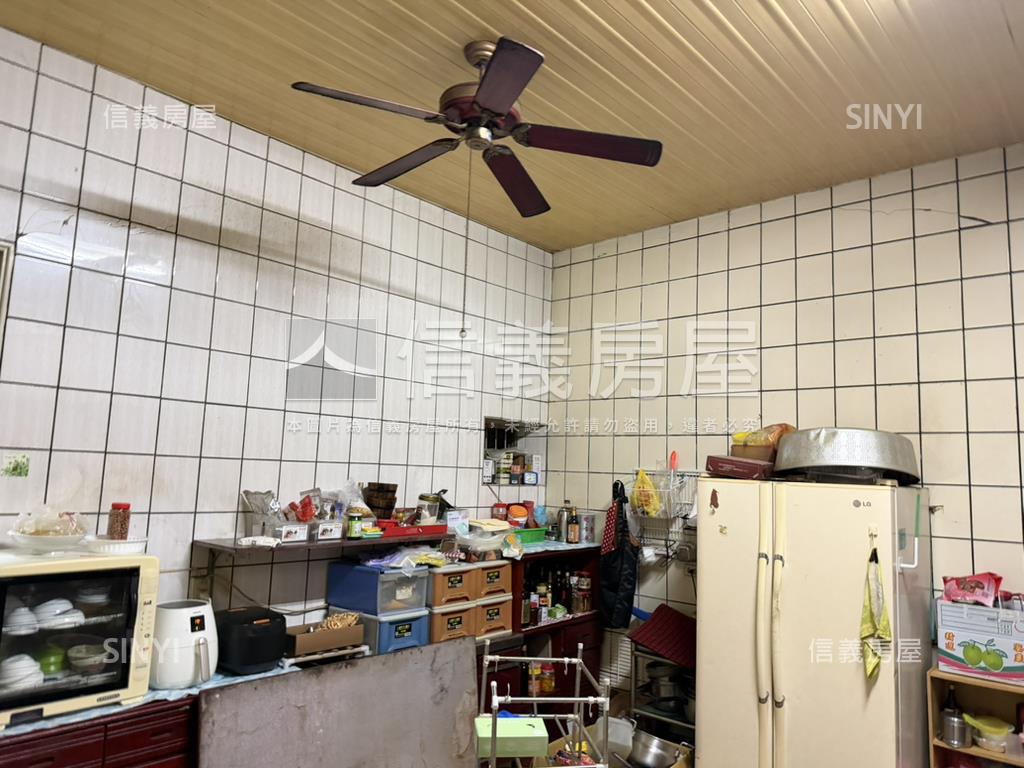 中正路乙種工業區透天店面房屋室內格局與周邊環境