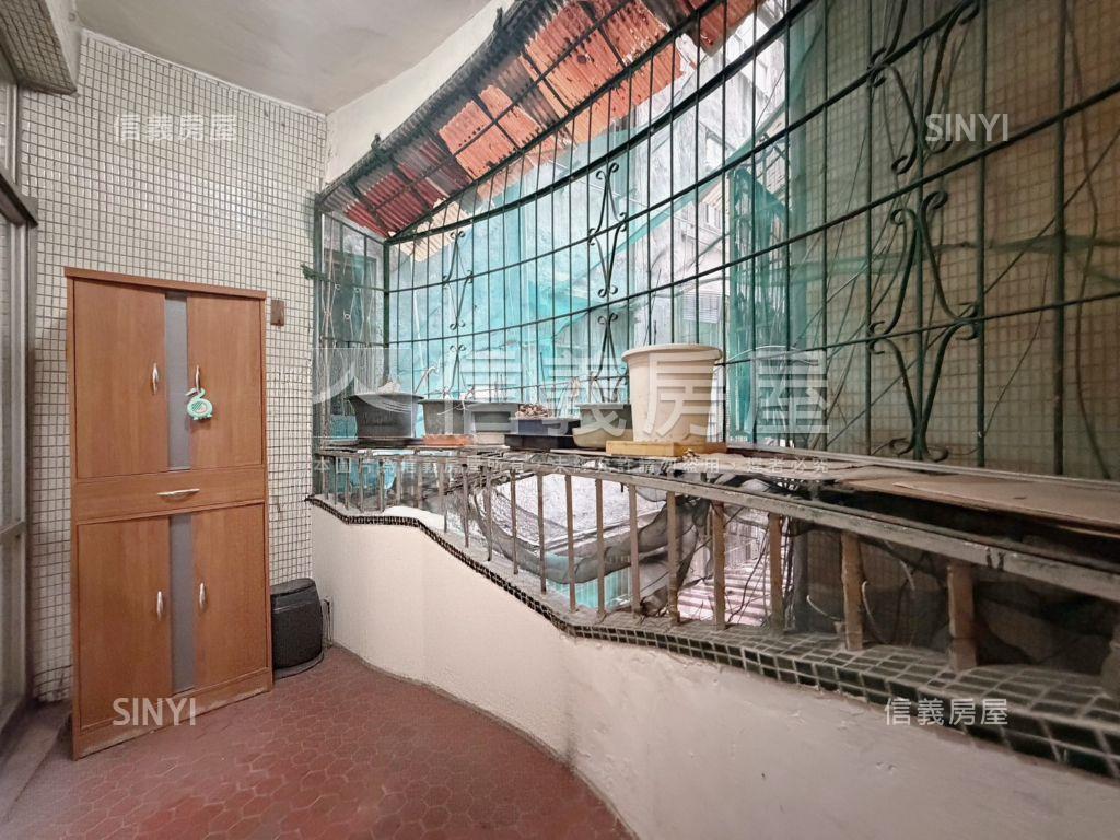 近捷運興南路三房房屋室內格局與周邊環境