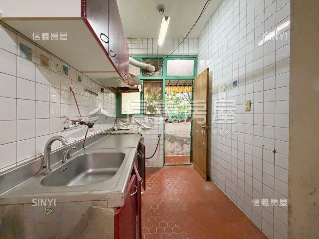 近捷運興南路三房房屋室內格局與周邊環境