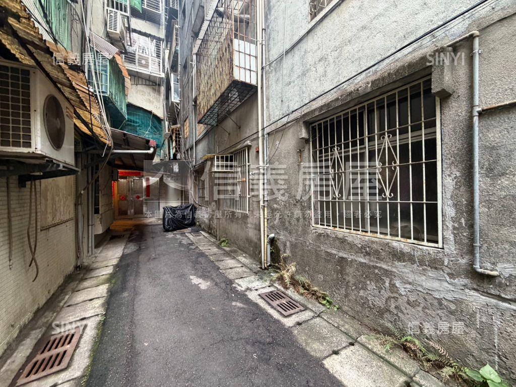 近捷運興南路三房房屋室內格局與周邊環境