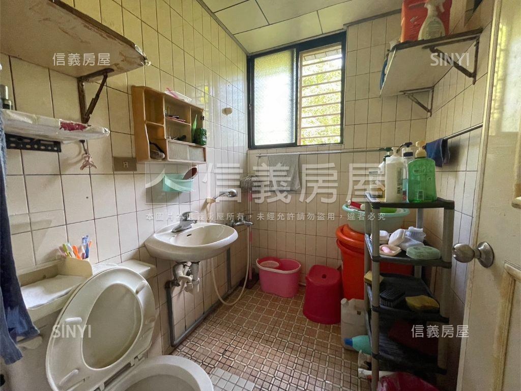 區公所方正２樓房屋室內格局與周邊環境