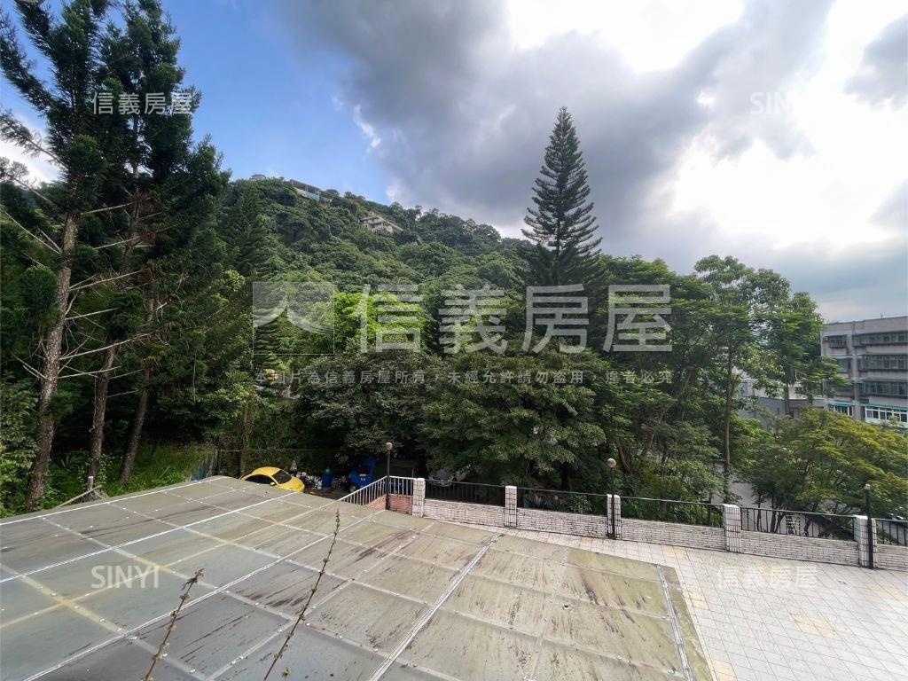區公所方正２樓房屋室內格局與周邊環境