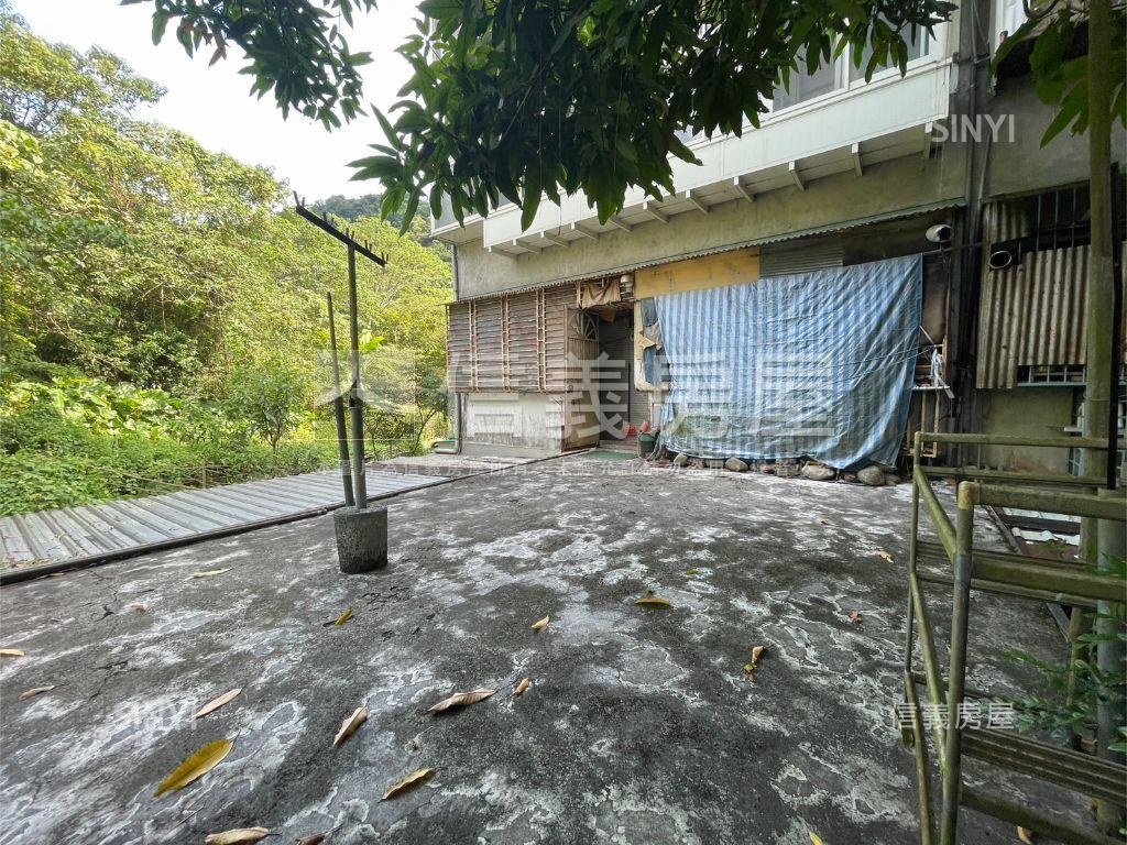 區公所方正２樓房屋室內格局與周邊環境