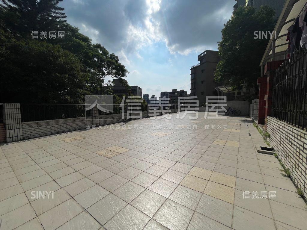 區公所方正２樓房屋室內格局與周邊環境