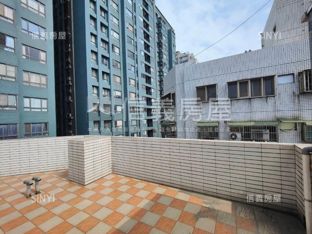 知名連鎖霸氣角店房屋室內格局與周邊環境