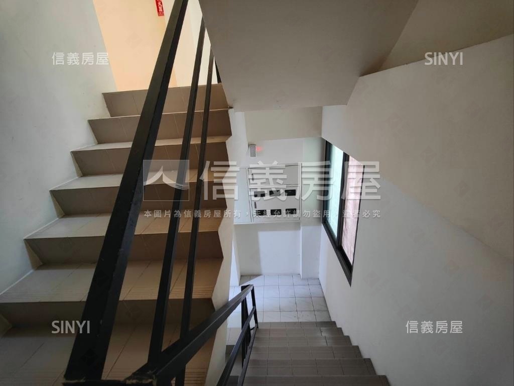 知名連鎖霸氣角店房屋室內格局與周邊環境