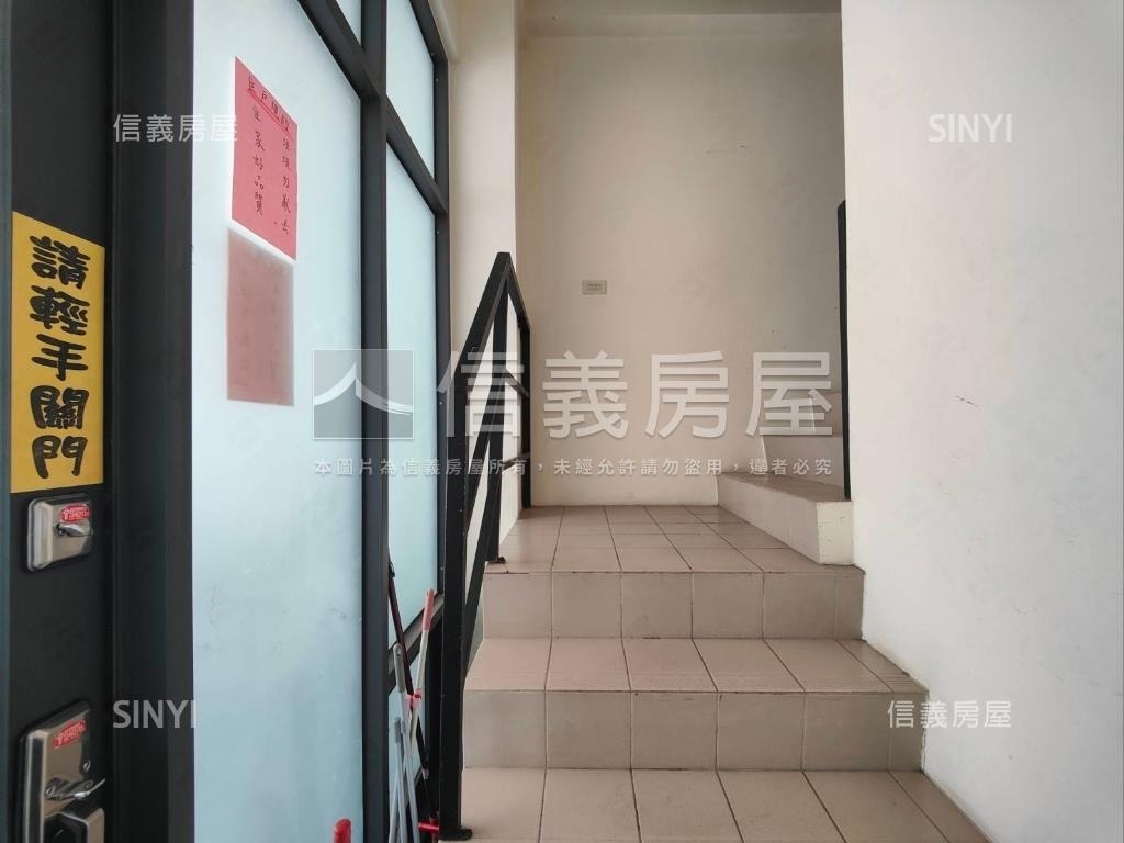 知名連鎖霸氣角店房屋室內格局與周邊環境