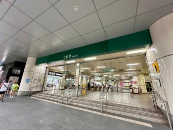 正七張捷運黃金一樓挑高屋