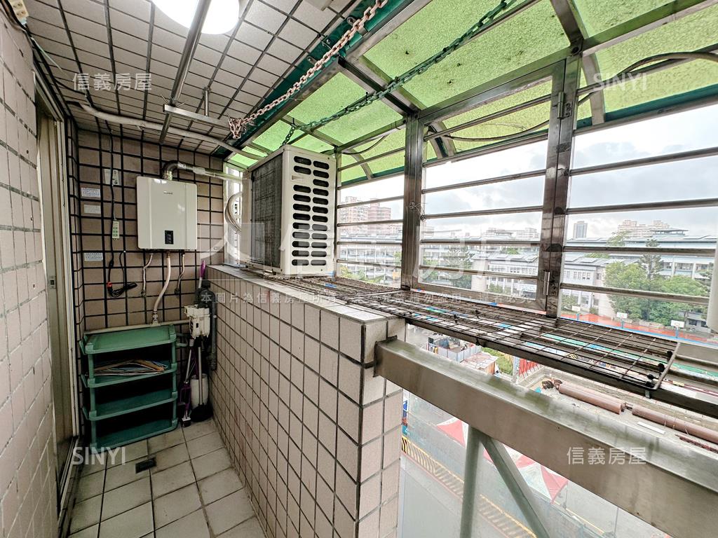 世紀金城美２房房屋室內格局與周邊環境