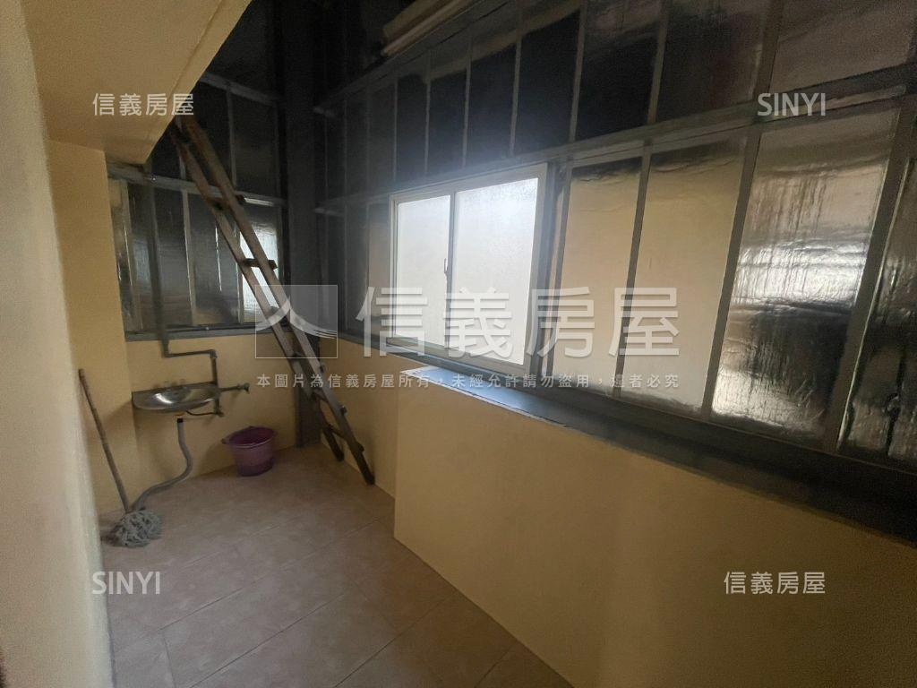 近美術館英才路大透天房屋室內格局與周邊環境