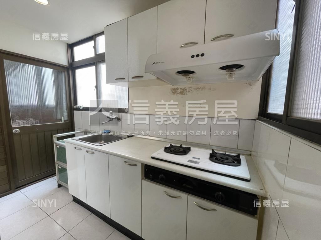 中正國小旁電梯三房房屋室內格局與周邊環境