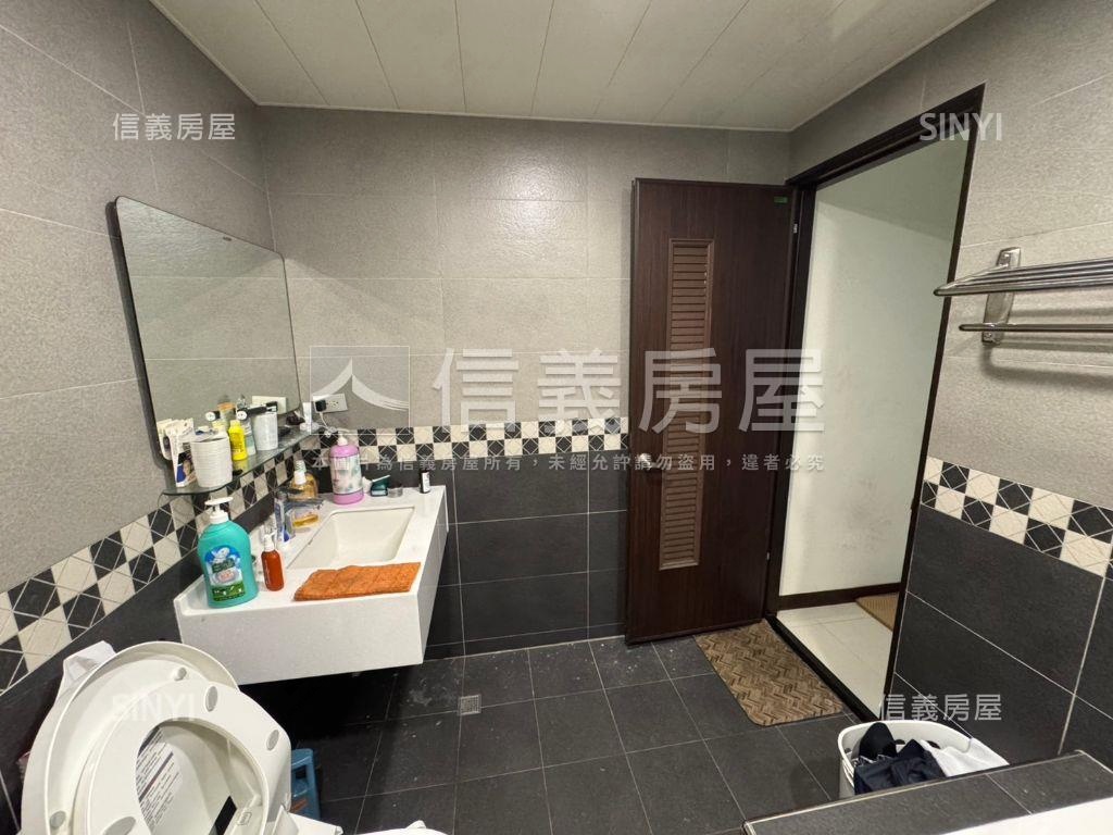 護膝三樓裝潢美寓房屋室內格局與周邊環境