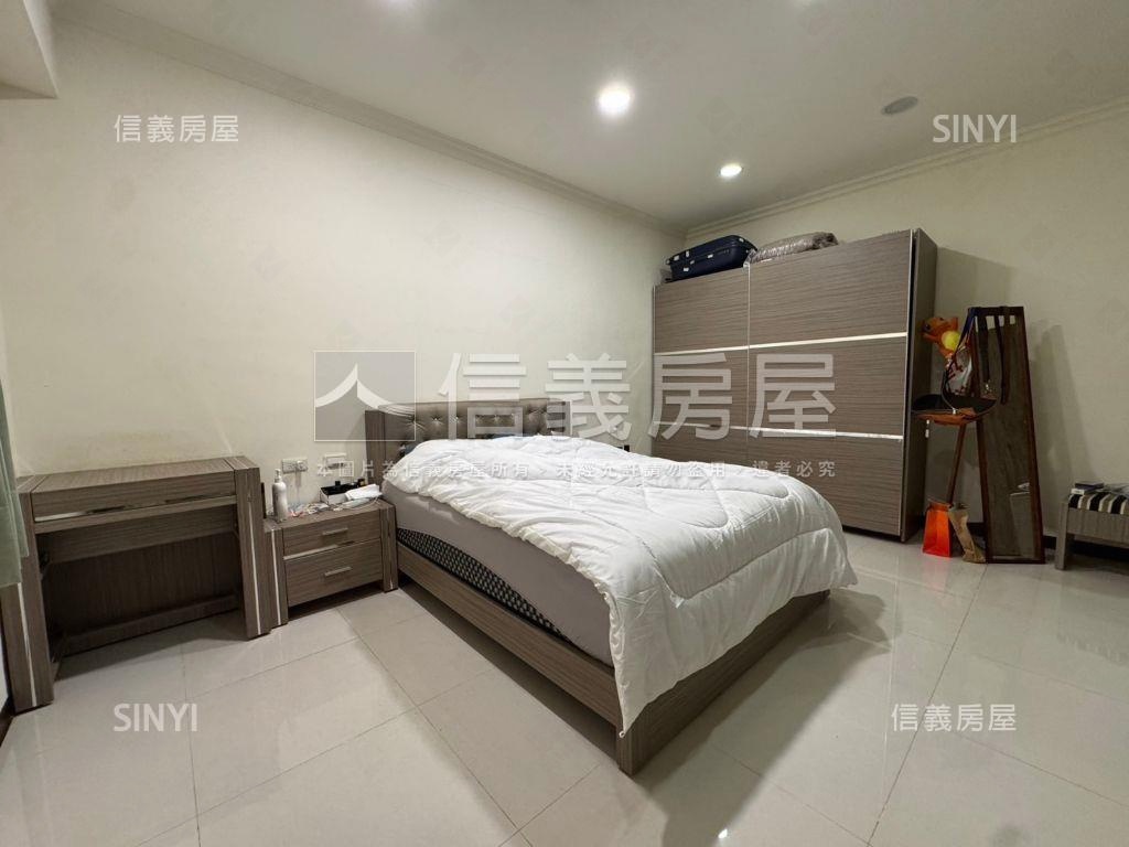 護膝三樓裝潢美寓房屋室內格局與周邊環境