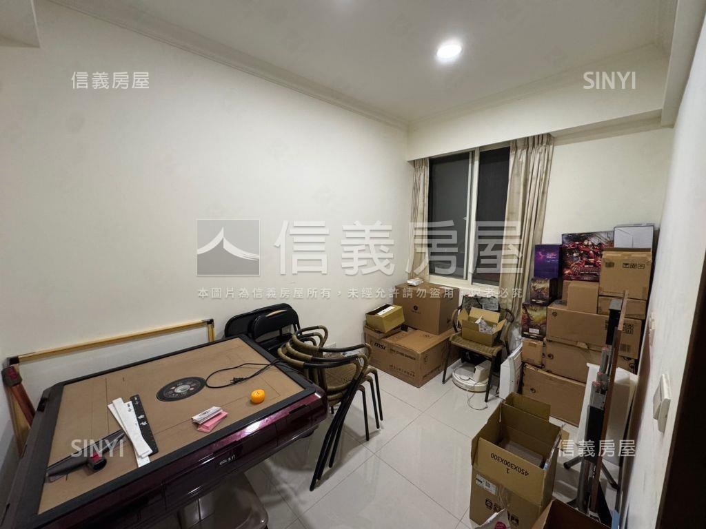 護膝三樓裝潢美寓房屋室內格局與周邊環境