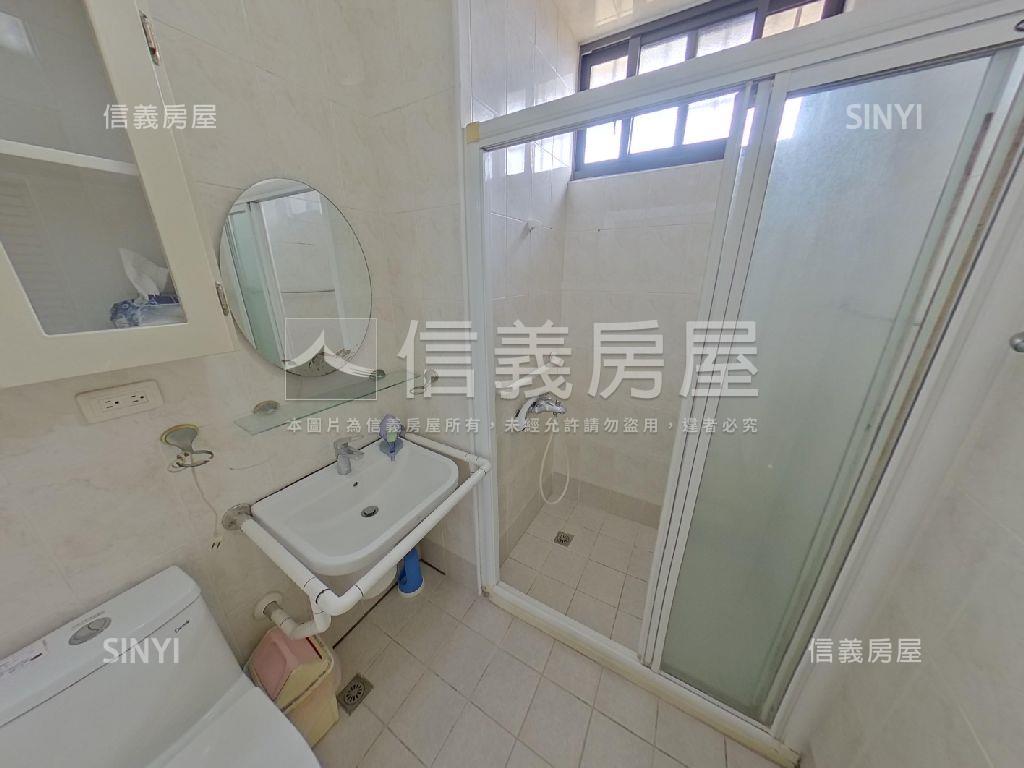 立新學區震後四房平面車位房屋室內格局與周邊環境