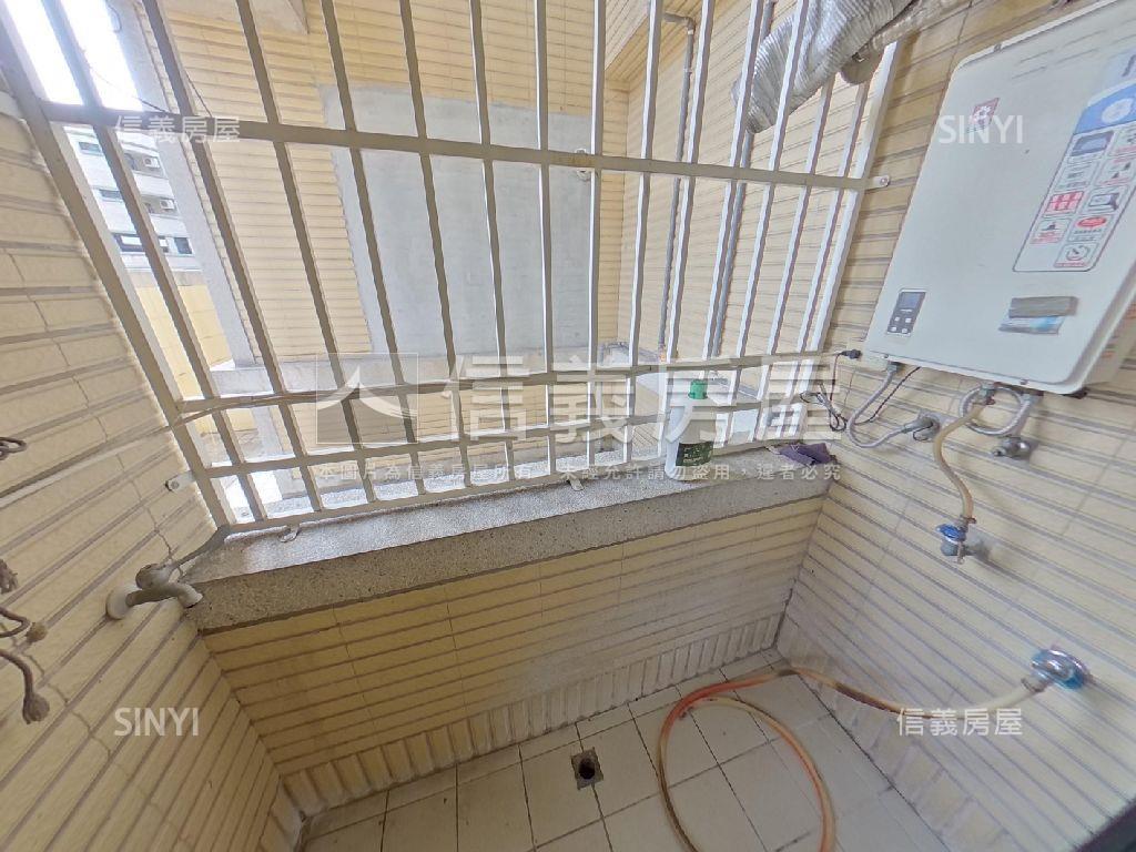 立新學區震後四房平面車位房屋室內格局與周邊環境