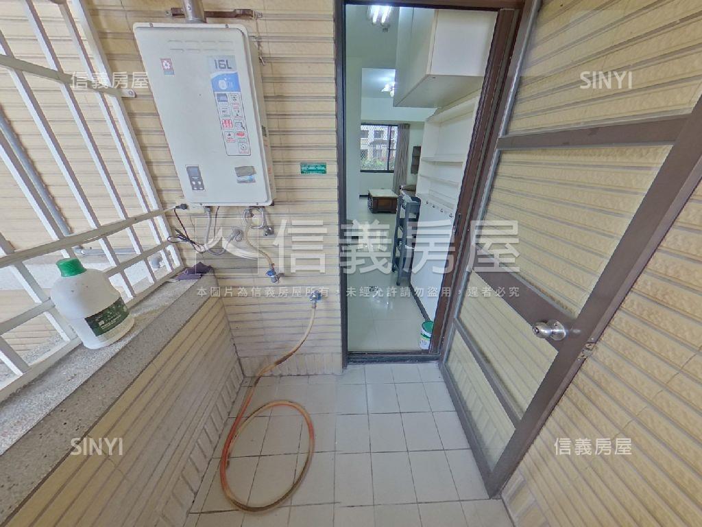 立新學區震後四房平面車位房屋室內格局與周邊環境