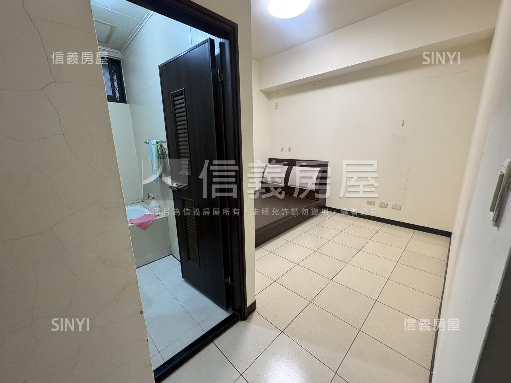 立新學區震後四房平面車位房屋室內格局與周邊環境