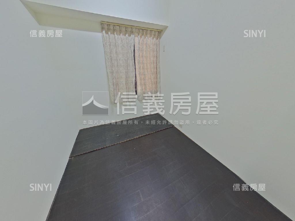 立新學區震後四房平面車位房屋室內格局與周邊環境