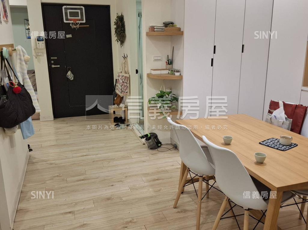 遠景２１優選兩房兩衛房屋室內格局與周邊環境