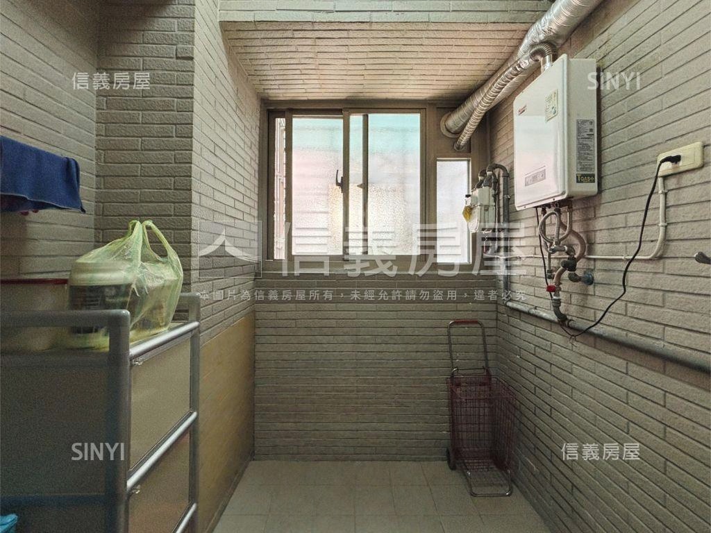 陸光溫馨３房平面車位房屋室內格局與周邊環境