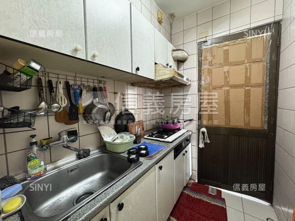 近中國醫三房採光戶房屋室內格局與周邊環境