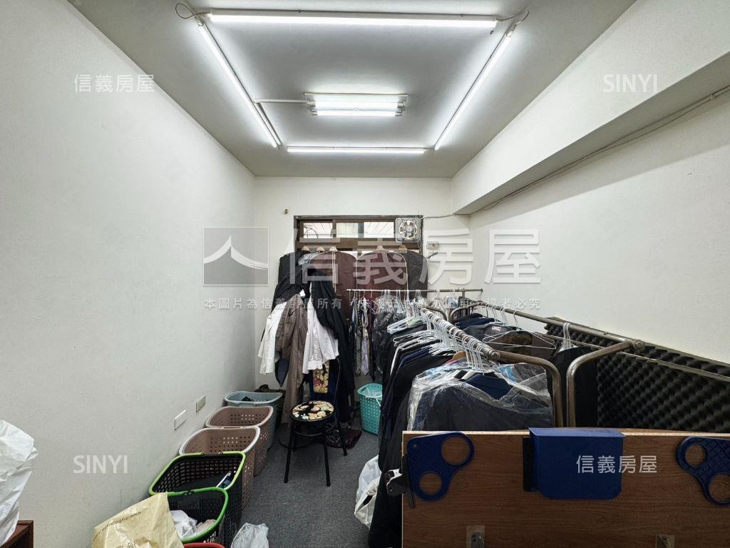 近中國醫三房採光戶房屋室內格局與周邊環境