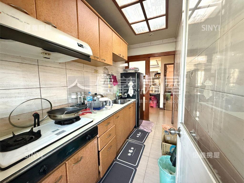 旺氣尊品前後陽台三房房屋室內格局與周邊環境