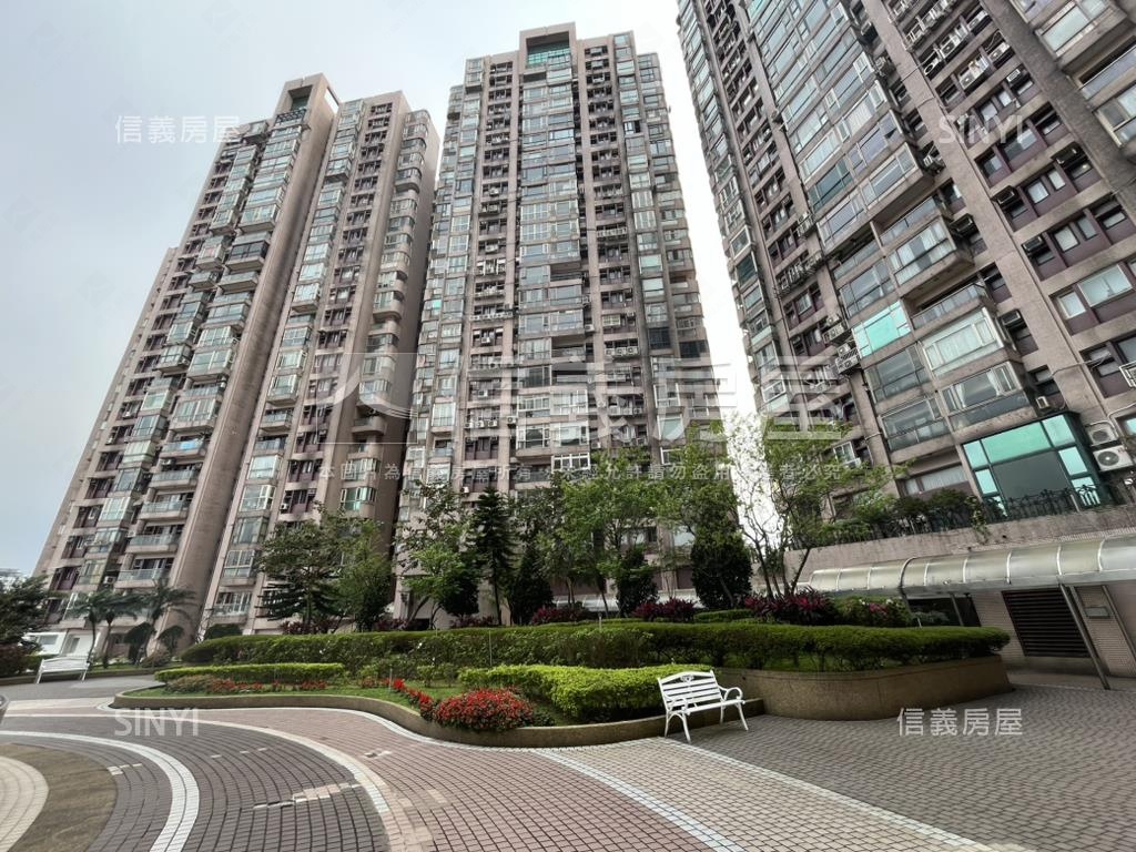 日月光景觀遼闊３房車位房屋室內格局與周邊環境