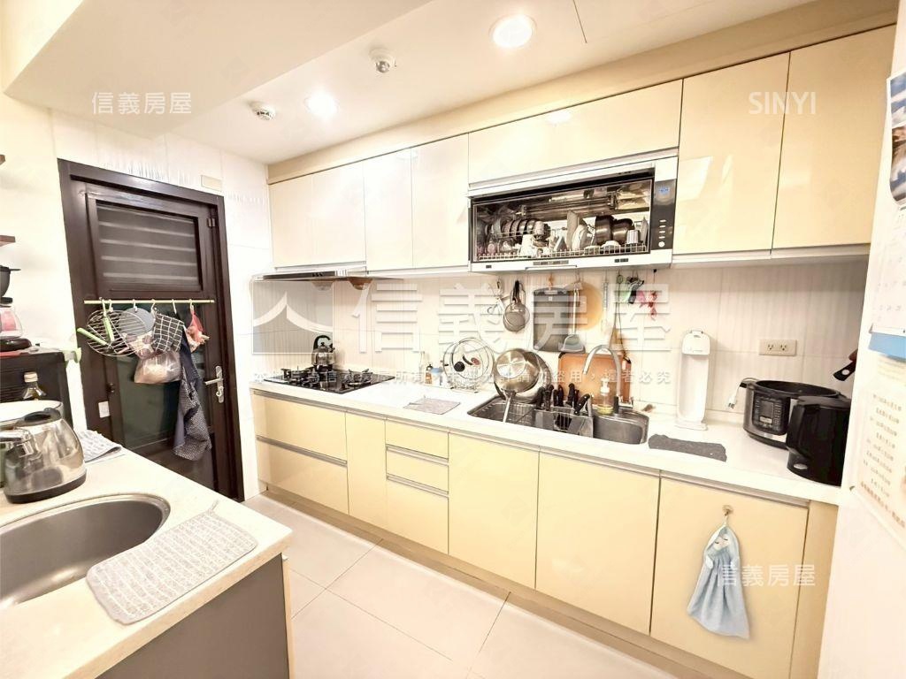 博愛７６培英３＋１雙平車房屋室內格局與周邊環境